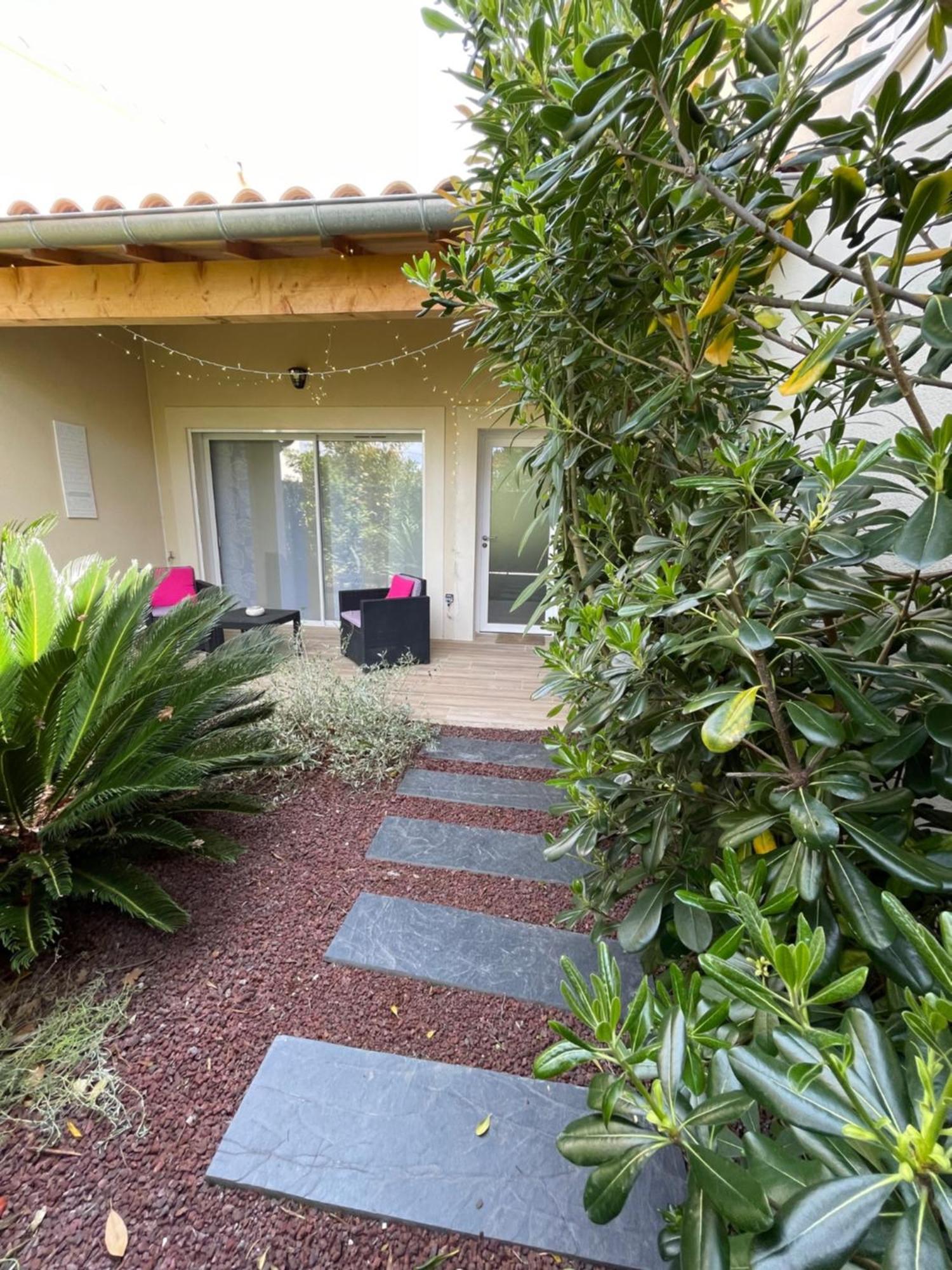 Les Jardins Du Castelas - Piscines, Jardins Et Spas Privatifs Uchaux Δωμάτιο φωτογραφία