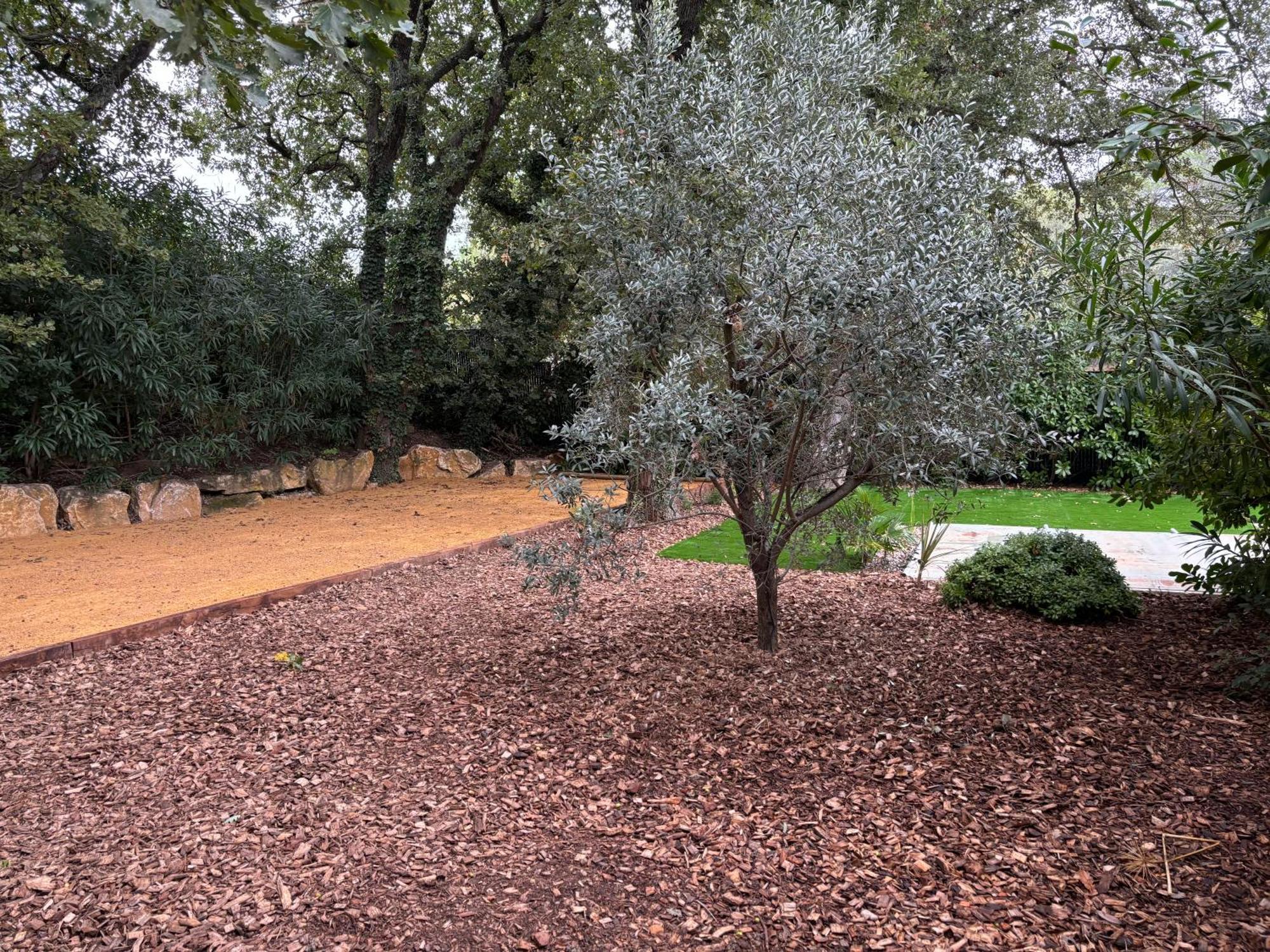 Les Jardins Du Castelas - Piscines, Jardins Et Spas Privatifs Uchaux Εξωτερικό φωτογραφία