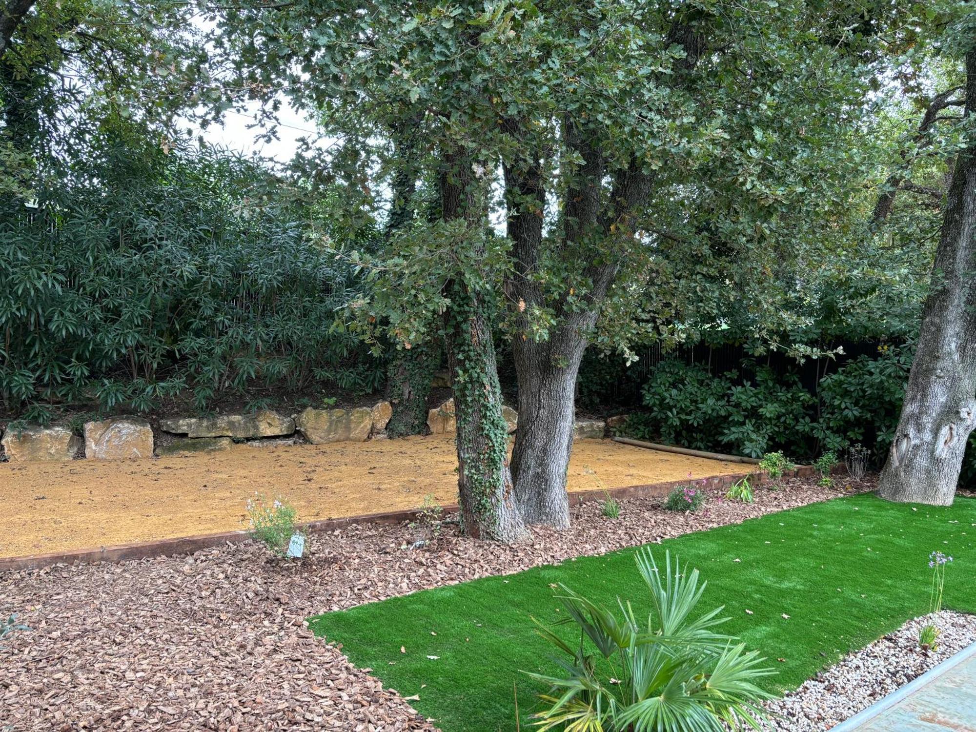 Les Jardins Du Castelas - Piscines, Jardins Et Spas Privatifs Uchaux Εξωτερικό φωτογραφία