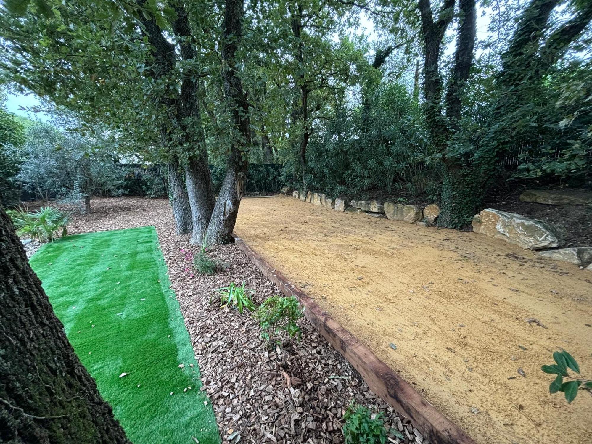 Les Jardins Du Castelas - Piscines, Jardins Et Spas Privatifs Uchaux Εξωτερικό φωτογραφία