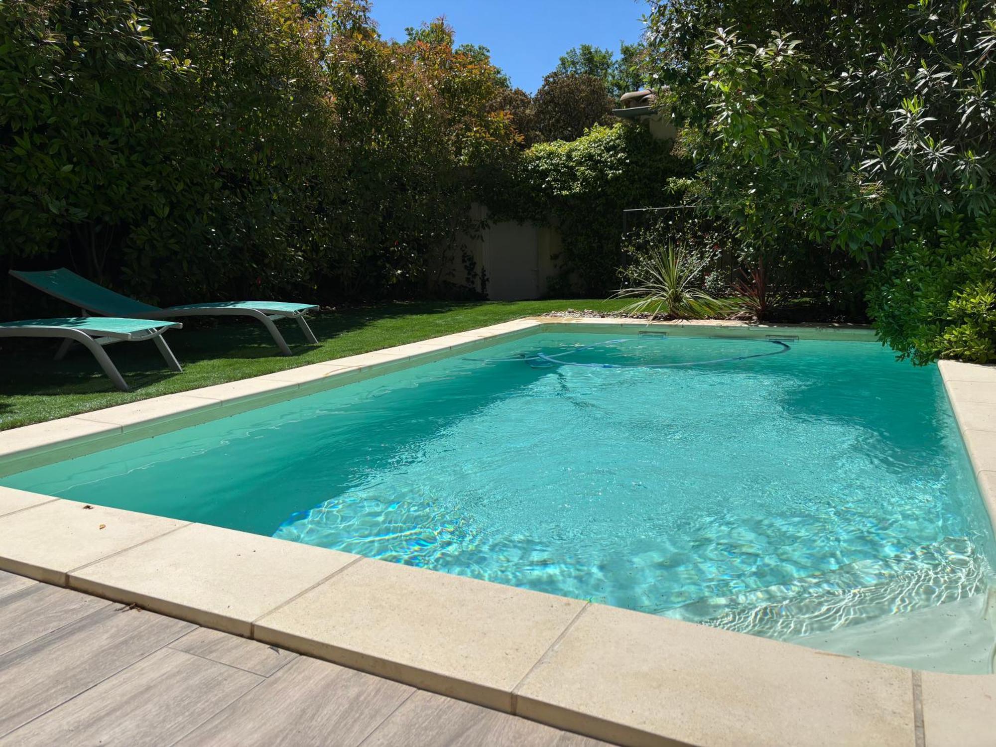 Les Jardins Du Castelas - Piscines, Jardins Et Spas Privatifs Uchaux Εξωτερικό φωτογραφία