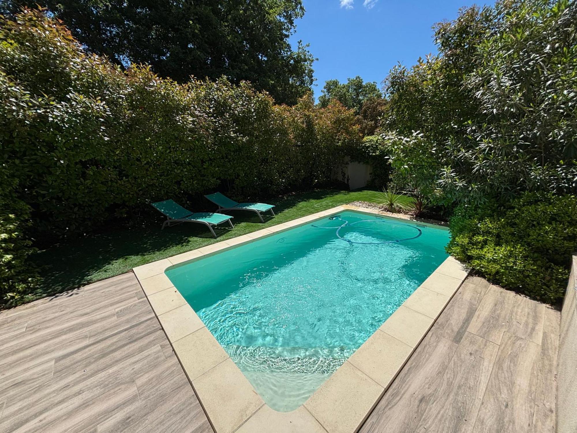 Les Jardins Du Castelas - Piscines, Jardins Et Spas Privatifs Uchaux Εξωτερικό φωτογραφία