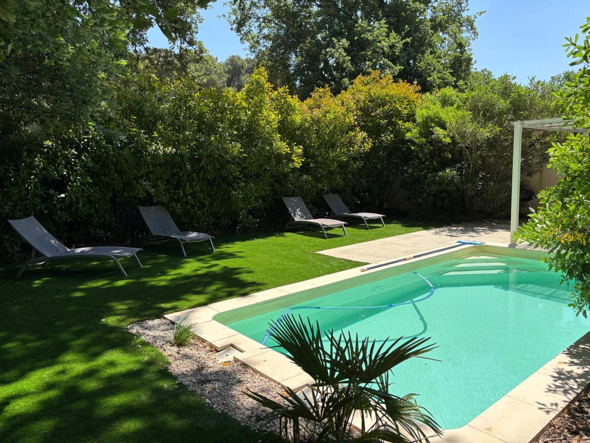 Les Jardins Du Castelas - Piscines, Jardins Et Spas Privatifs Uchaux Εξωτερικό φωτογραφία