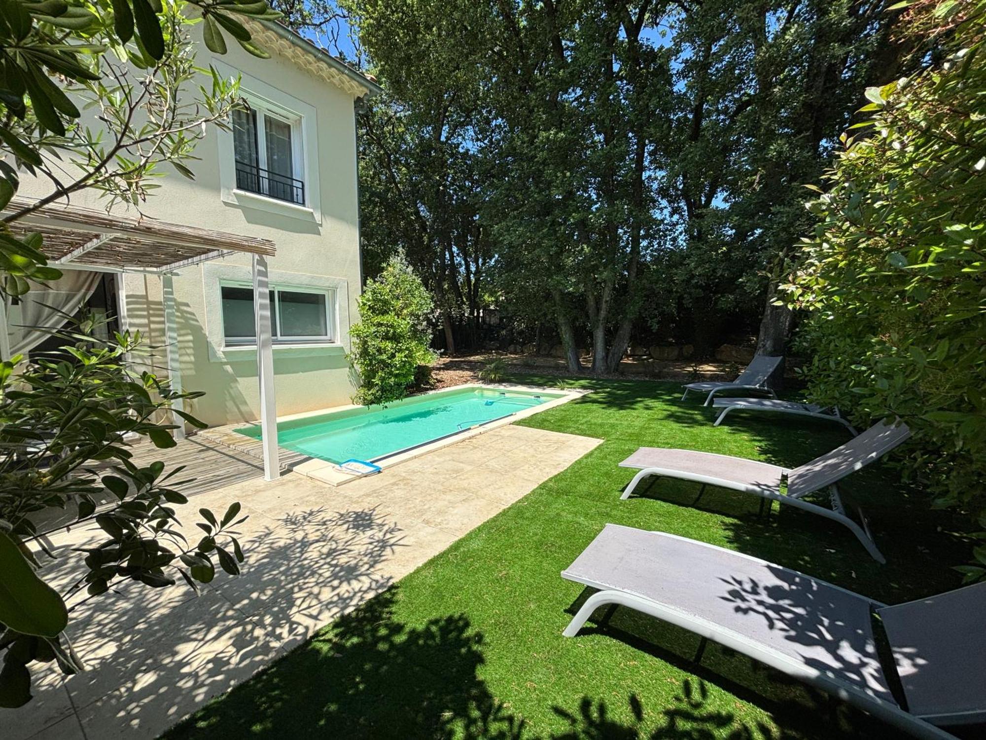 Les Jardins Du Castelas - Piscines, Jardins Et Spas Privatifs Uchaux Εξωτερικό φωτογραφία