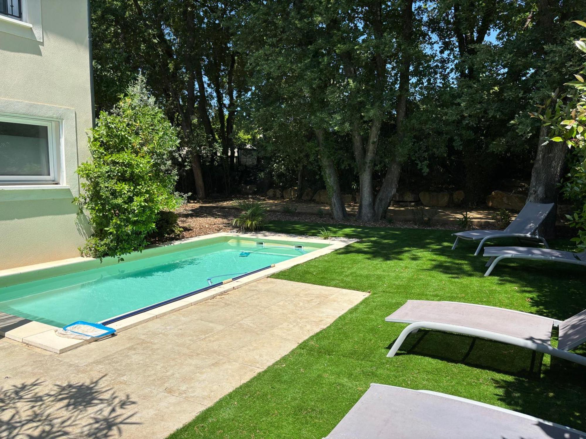 Les Jardins Du Castelas - Piscines, Jardins Et Spas Privatifs Uchaux Εξωτερικό φωτογραφία